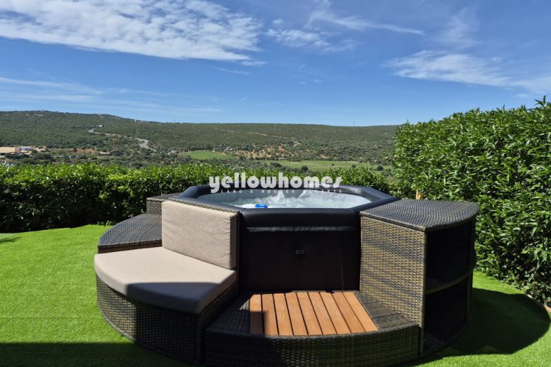 Newly built villa on one floor with garage and superb mountain views near Loule